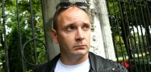 Журналист и политик Аллан Хансом